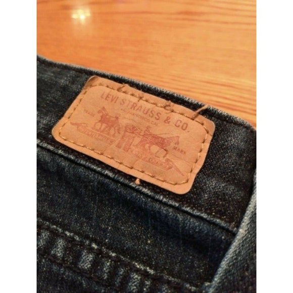 Women's LEVI'S MIDRISE DARK WASH SKINNY CAPRI Size 10 w/ Interior Paisley Lining - Picture 3 of 3